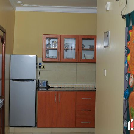 Crest Homes Uganda Kitende Exteriör bild
